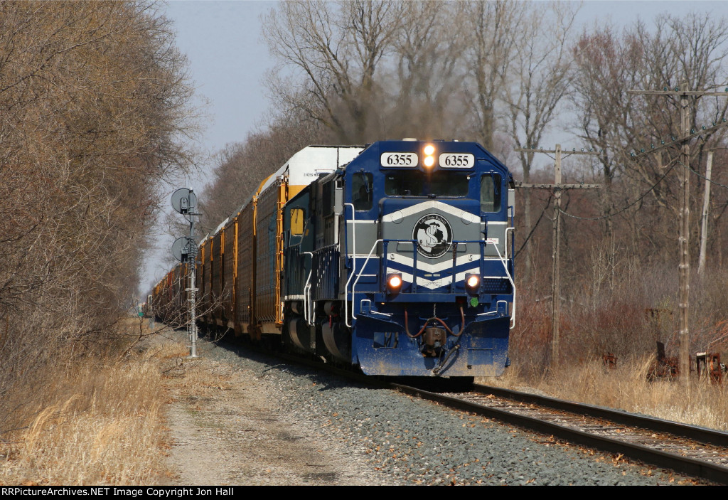 Z127 slowly pulls down toward the diamond after CN cross tragfic cleared